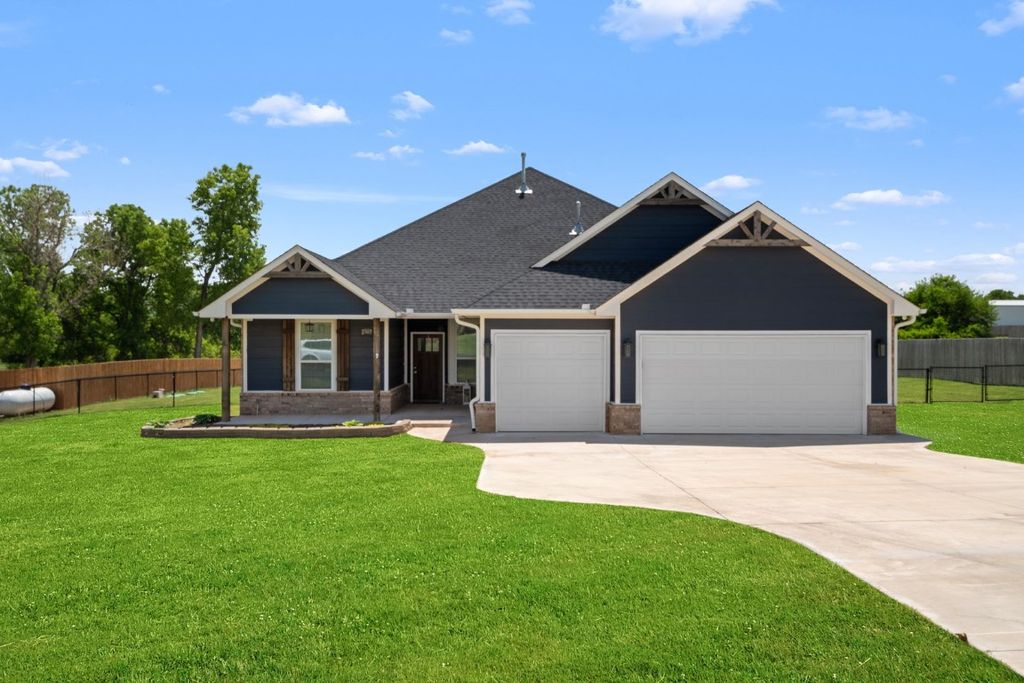 2382 County Road 1262, Blanchard, OK 73010