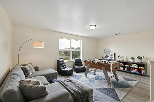 6102 BEAR MDW, San Antonio, TX 78222