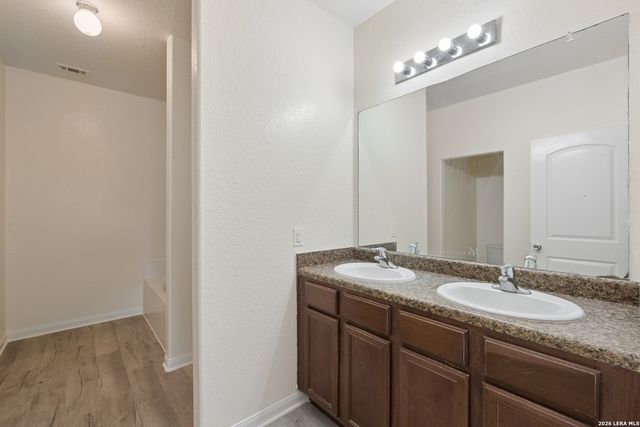 6102 BEAR MDW, San Antonio, TX 78222