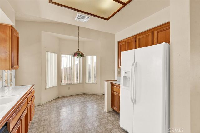 683 Sunshine, Banning, CA 92220