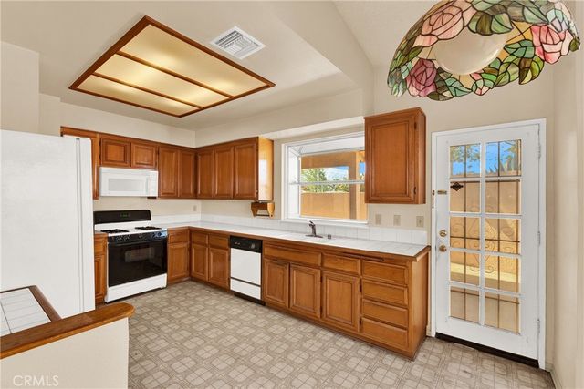 683 Sunshine, Banning, CA 92220