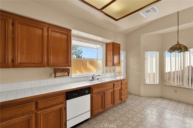 683 Sunshine, Banning, CA 92220