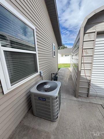 2879 Deaun Ave, Twin Falls, ID 83301