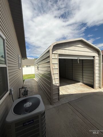 2879 Deaun Ave, Twin Falls, ID 83301