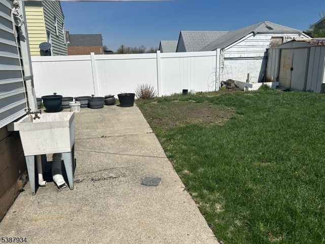 31 Quinn St, Paterson City, NJ 07501
