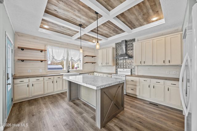 120 Moores Landing Road, Hampstead, NC 28443