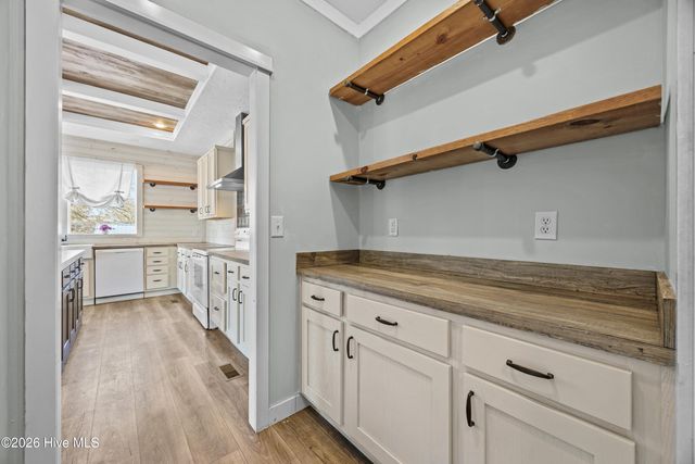 120 Moores Landing Road, Hampstead, NC 28443