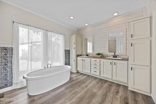 120 Moores Landing Road, Hampstead, NC 28443