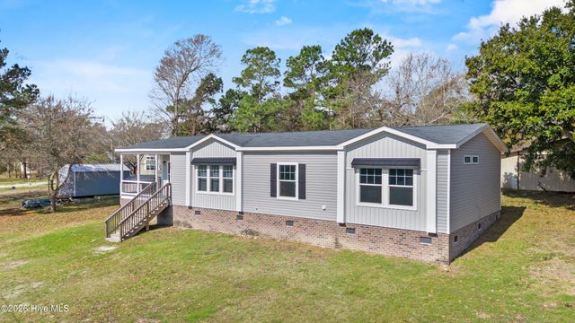 120 Moores Landing Road, Hampstead, NC 28443