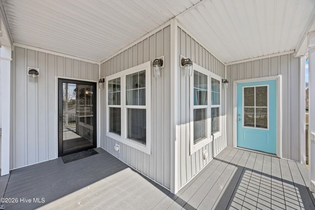 120 Moores Landing Road, Hampstead, NC 28443