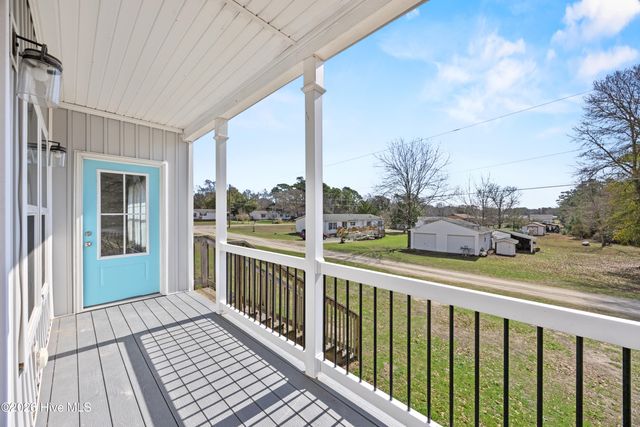 120 Moores Landing Road, Hampstead, NC 28443