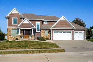 6644 SUMMERFIELD Drive, Bettendorf, IA 52722