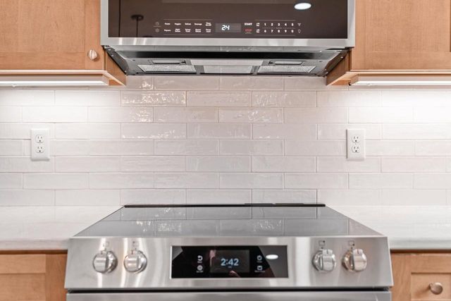 6043 Hagen Hill Circle, Madison, WI 53718