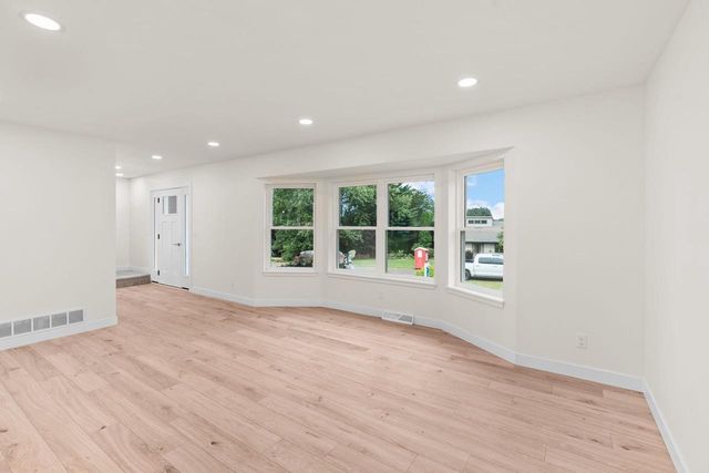 6043 Hagen Hill Circle, Madison, WI 53718