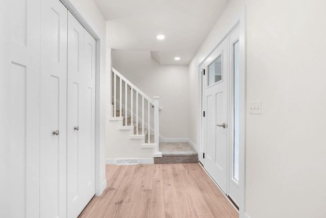 6043 Hagen Hill Circle, Madison, WI 53718