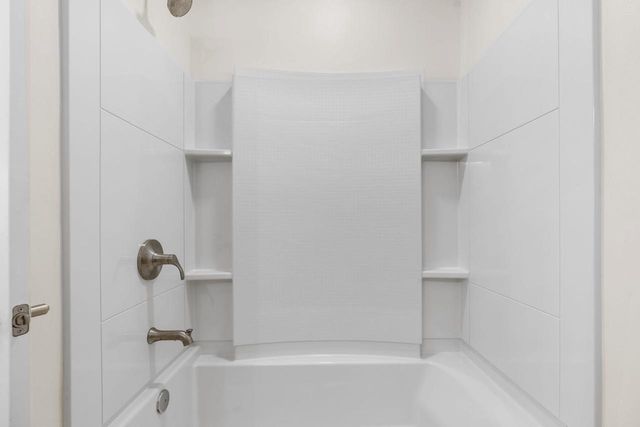 6043 Hagen Hill Circle, Madison, WI 53718