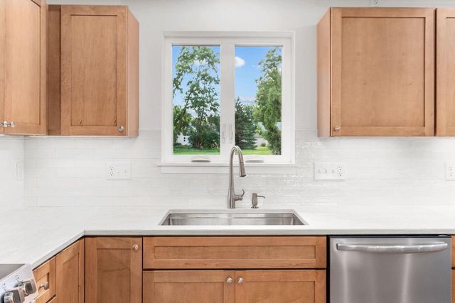 6043 Hagen Hill Circle, Madison, WI 53718