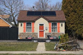 23 Dewey Place, Lindenhurst, NY 11757