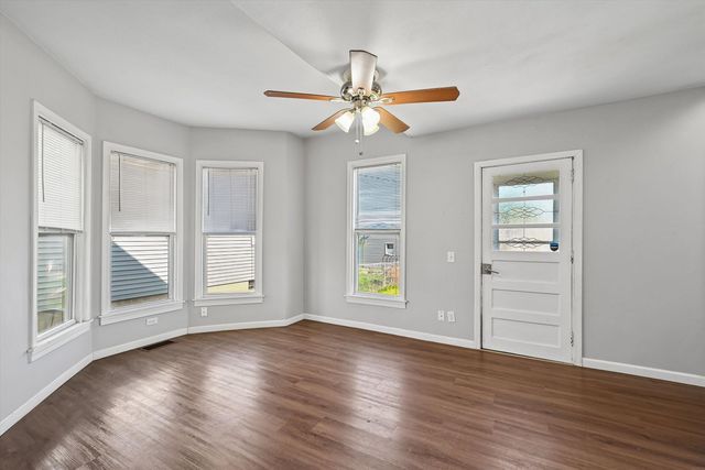 648 SW 22nd Avenue, Cedar Rapids, IA 52404