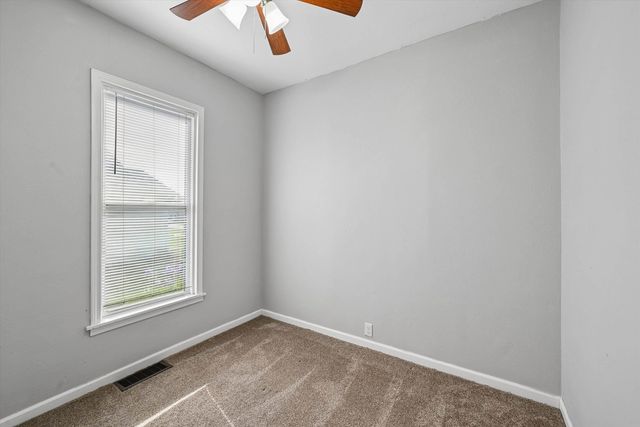 648 SW 22nd Avenue, Cedar Rapids, IA 52404