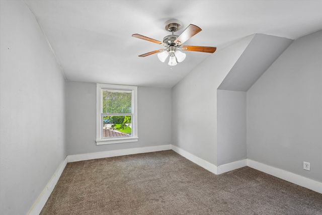 648 SW 22nd Avenue, Cedar Rapids, IA 52404