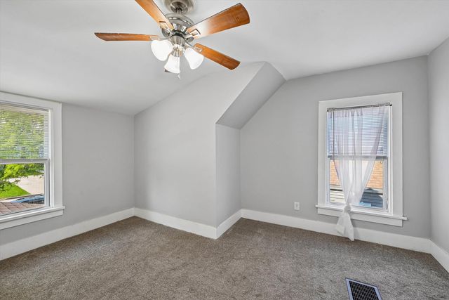 648 SW 22nd Avenue, Cedar Rapids, IA 52404