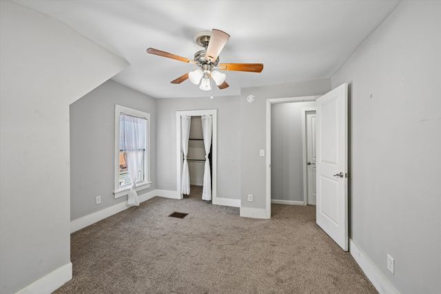 648 SW 22nd Avenue, Cedar Rapids, IA 52404