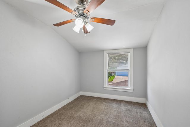 648 SW 22nd Avenue, Cedar Rapids, IA 52404