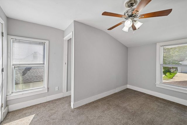 648 SW 22nd Avenue, Cedar Rapids, IA 52404