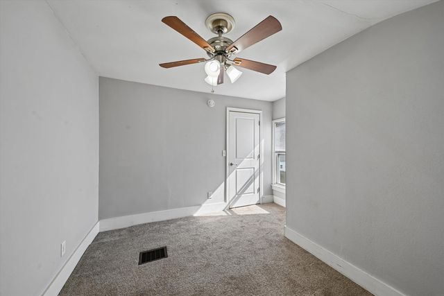 648 SW 22nd Avenue, Cedar Rapids, IA 52404
