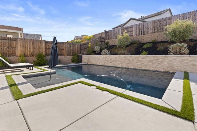 2948 Laredo Dr, Rocklin, CA 95765