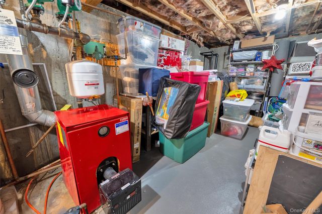 6 Montauk Boulevard, East Hampton, NY 11937