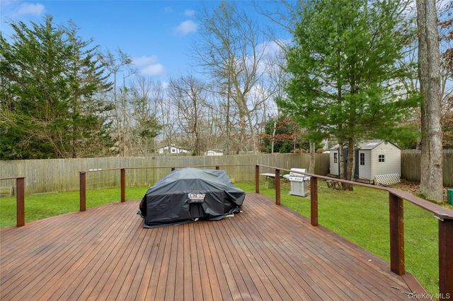 6 Montauk Boulevard, East Hampton, NY 11937