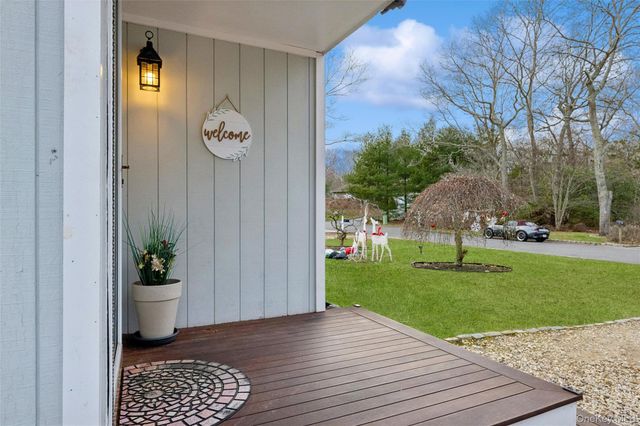 6 Montauk Boulevard, East Hampton, NY 11937