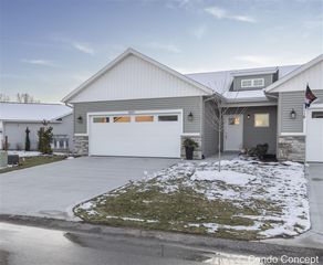 6627 Shoreside Court, Grand Rapids, MI 49548