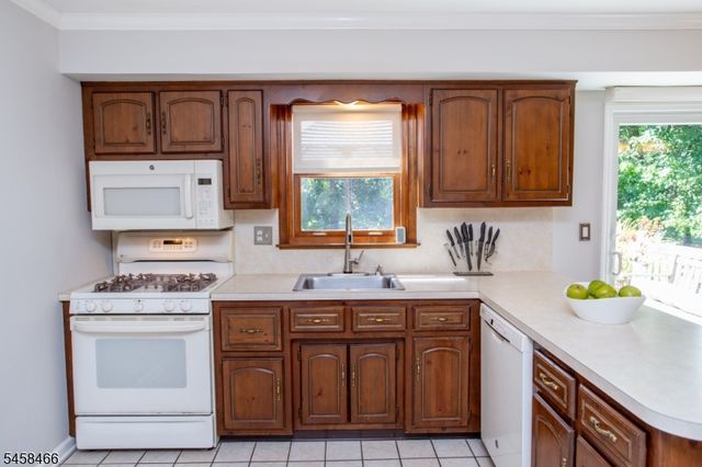 3 Sutphin Rd, Raritan Twp., NJ 08822