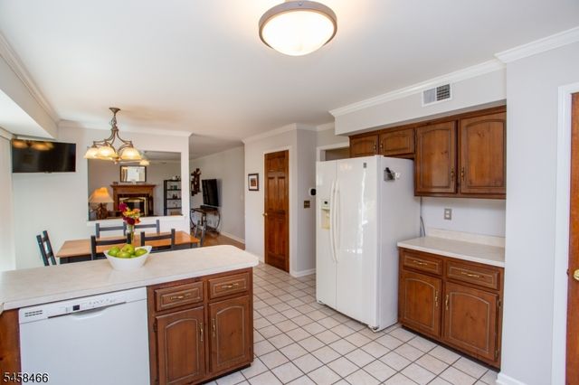 3 Sutphin Rd, Raritan Twp., NJ 08822