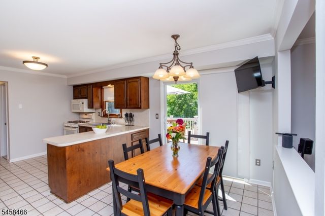 3 Sutphin Rd, Raritan Twp., NJ 08822