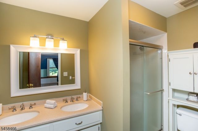 3 Sutphin Rd, Raritan Twp., NJ 08822