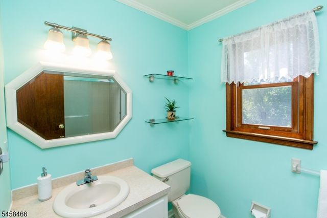 3 Sutphin Rd, Raritan Twp., NJ 08822