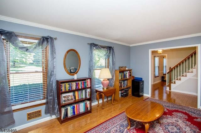3 Sutphin Rd, Raritan Twp., NJ 08822