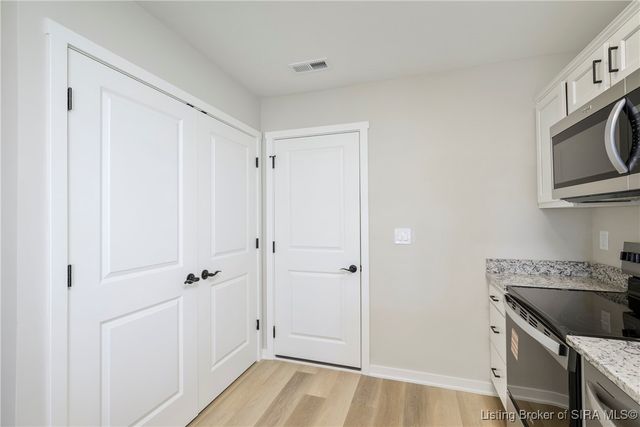 2107 E Market Street, New Albany, IN 47150