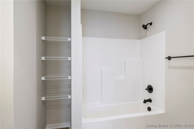 2107 E Market Street, New Albany, IN 47150