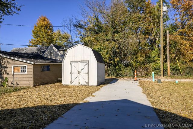 2107 E Market Street, New Albany, IN 47150