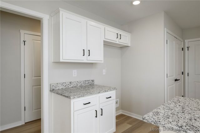 2107 E Market Street, New Albany, IN 47150