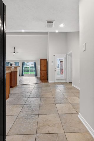 2223 Meadows Boulevard, League City, TX 77573