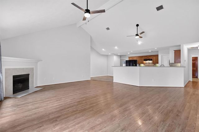 2223 Meadows Boulevard, League City, TX 77573