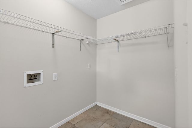 2223 Meadows Boulevard, League City, TX 77573