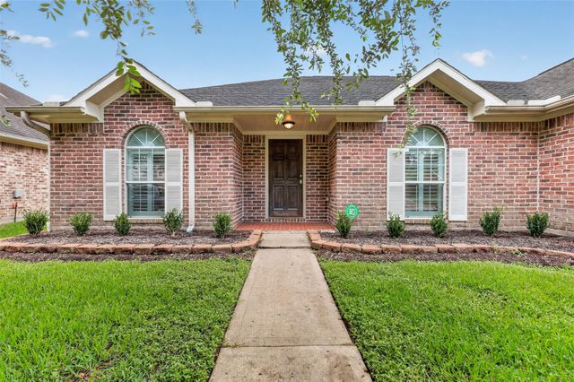 2223 Meadows Boulevard, League City, TX 77573