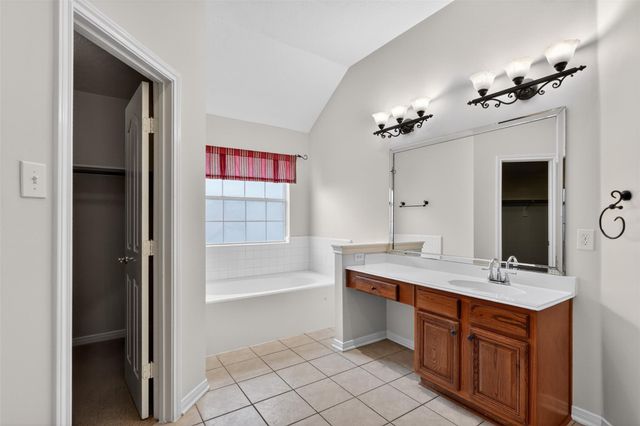2223 Meadows Boulevard, League City, TX 77573